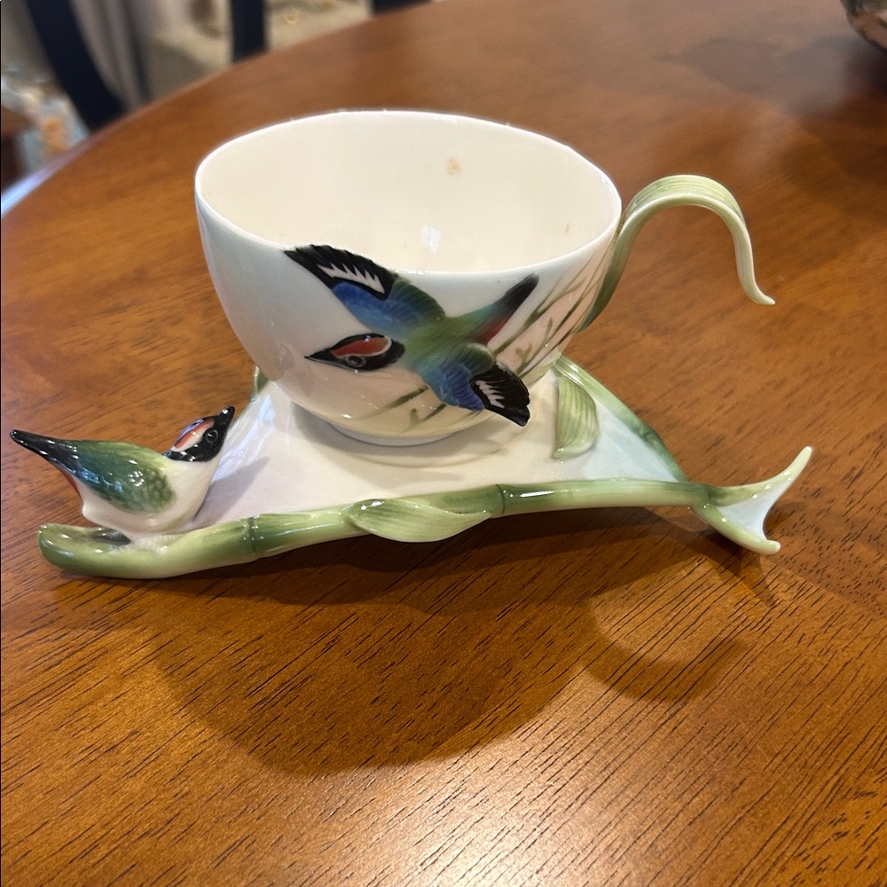 Franz teacup and Saucer 
Bird Design Teacup and Saucer Set